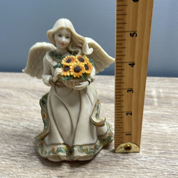 Sarah’s Angels 2009 Angel Figurine with Sunflowers Handcrafted Mindspring Studio - Picture 5 of 6